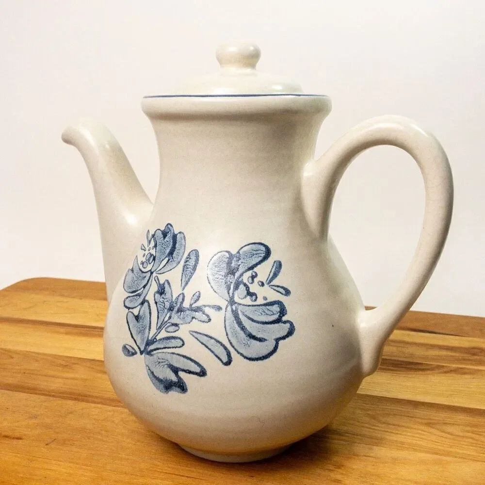 Pfaltzgraff Yorktowne Vintage Ceramic Coffee Pitcher with Lid